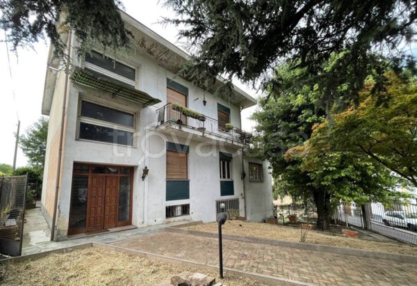 casa indipendente in vendita a Stradella