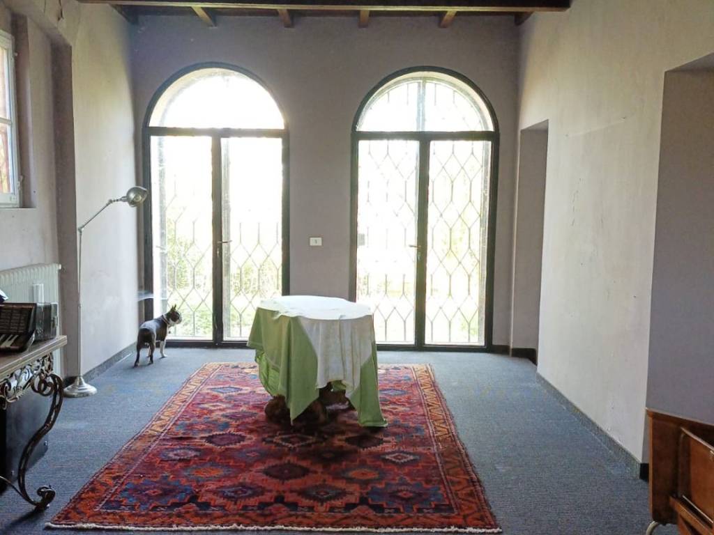casa indipendente in vendita a Stradella