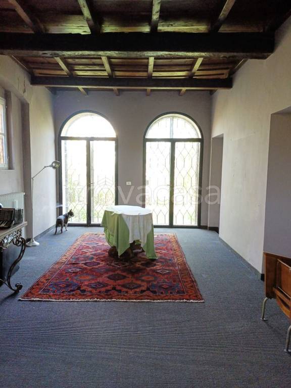 casa indipendente in vendita a Stradella in zona Torre Sacchetti