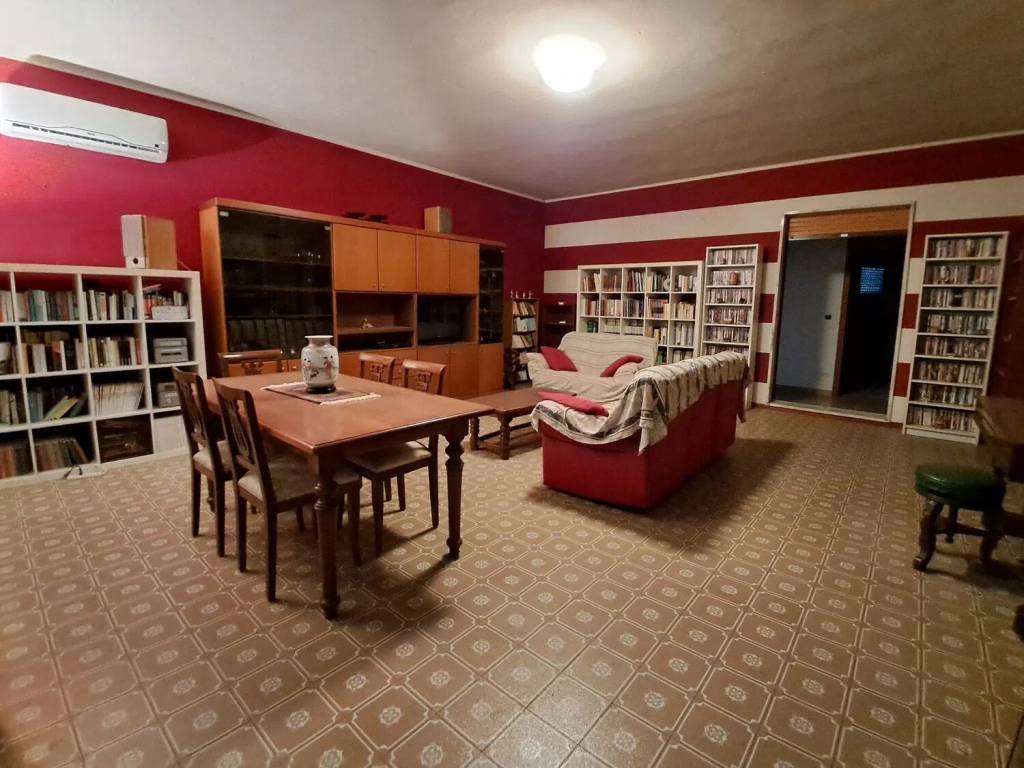 intera palazzina in vendita a Stradella
