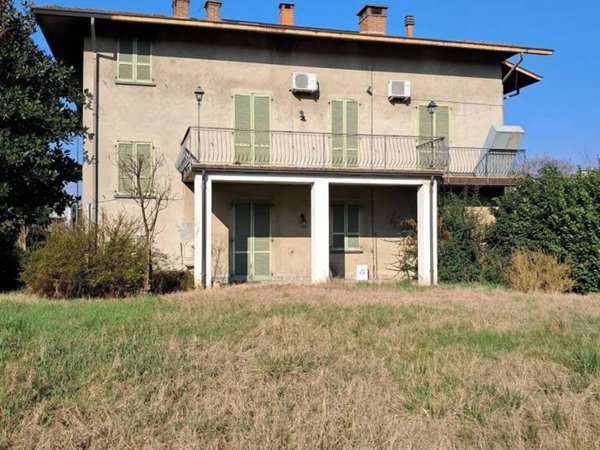 casa indipendente in vendita a Stradella