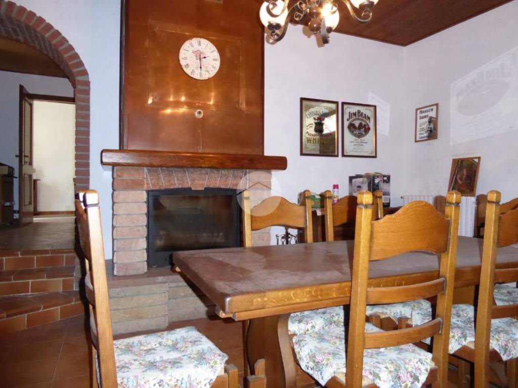 casa indipendente in vendita a Stradella