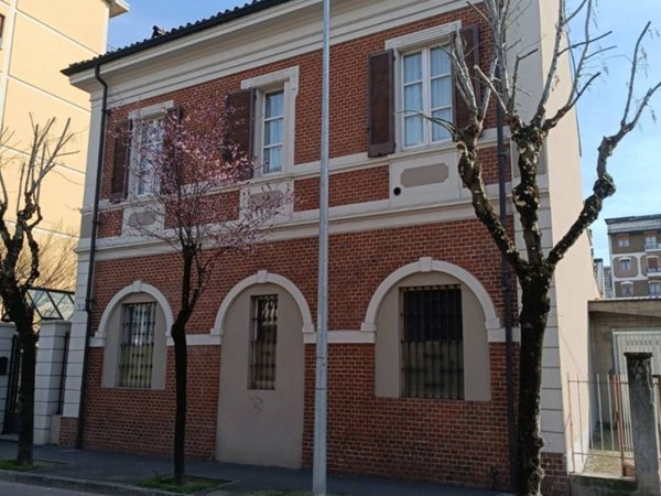 casa indipendente in vendita a Stradella