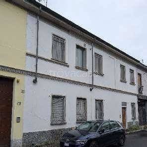 casa indipendente in vendita a Stradella