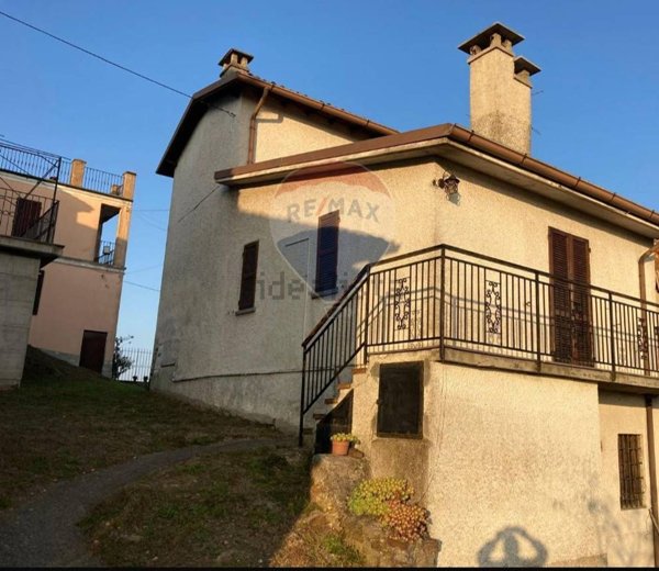 casa indipendente in vendita a Stradella in zona Solinga