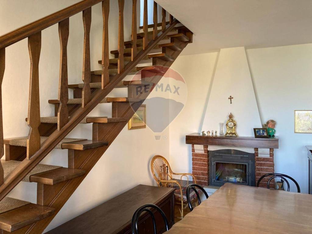 casa indipendente in vendita a Stradella in zona Solinga