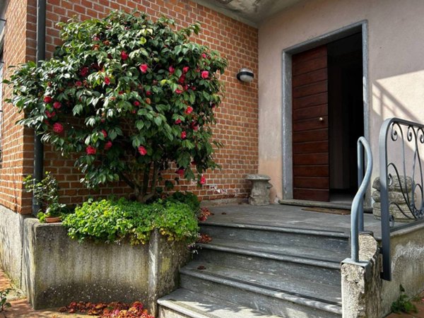 casa indipendente in vendita a Stradella