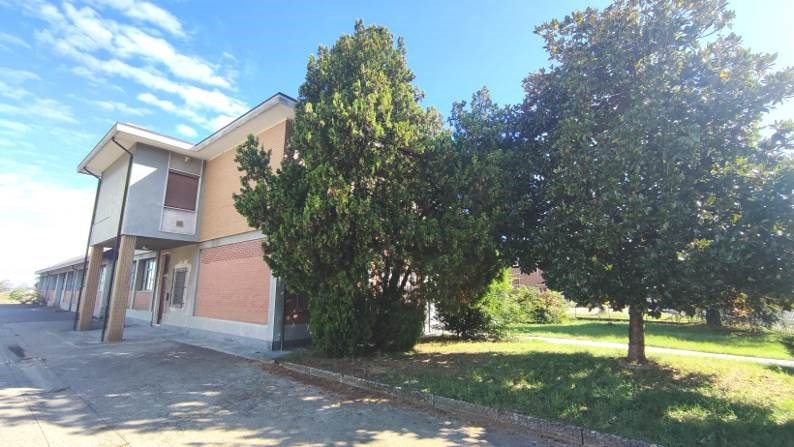 casa indipendente in vendita a Stradella