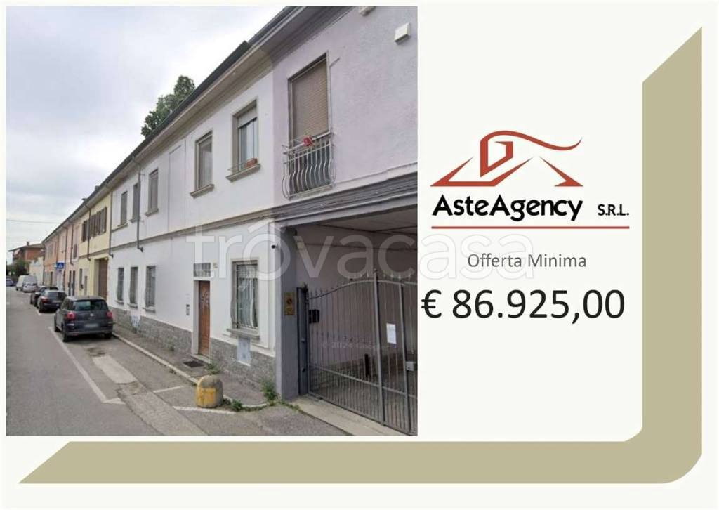 casa indipendente in vendita a Stradella
