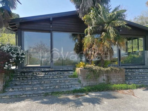 casa indipendente in vendita a Stradella