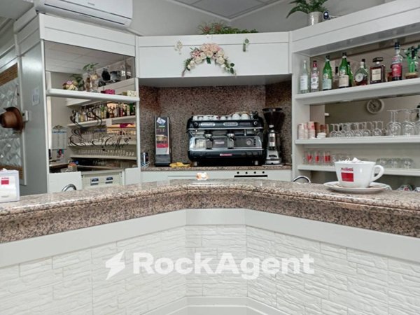 negozio in vendita a Stradella