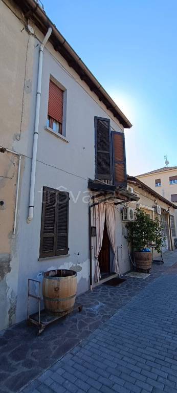 casa indipendente in vendita a Stradella