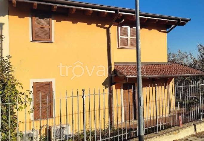 casa indipendente in vendita a Stradella