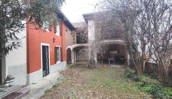 casa indipendente in vendita a Stradella in zona Torre Sacchetti