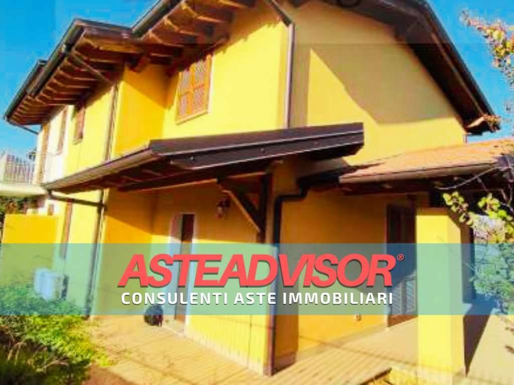 casa indipendente in vendita a Stradella