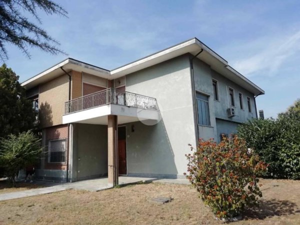 casa indipendente in vendita a Stradella