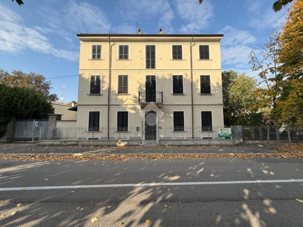 casa indipendente in vendita a Stradella