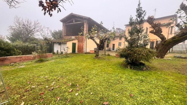 casa indipendente in vendita a Stradella