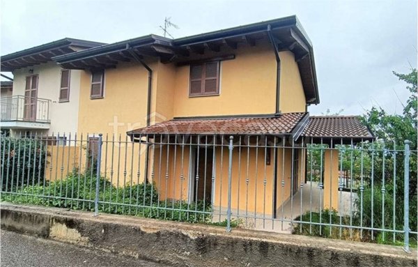 casa indipendente in vendita a Stradella