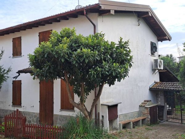 casa indipendente in vendita a Stradella in zona Casa Berni