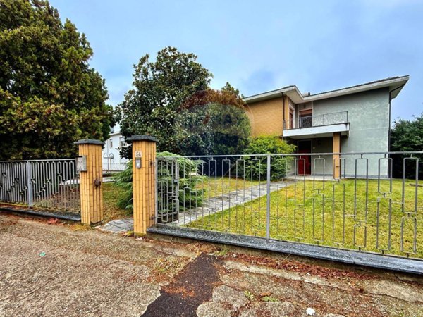 casa indipendente in vendita a Stradella