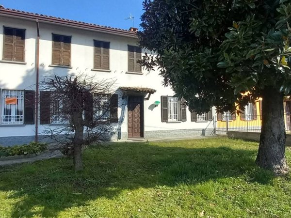 casa indipendente in vendita a Stradella