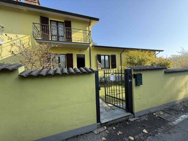 casa indipendente in vendita a Stradella