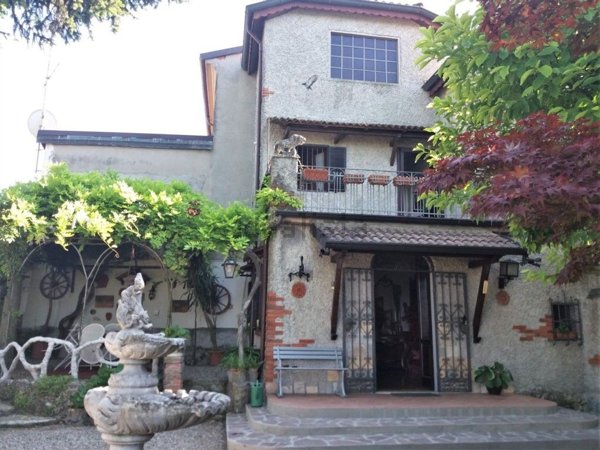casa indipendente in vendita a Stradella