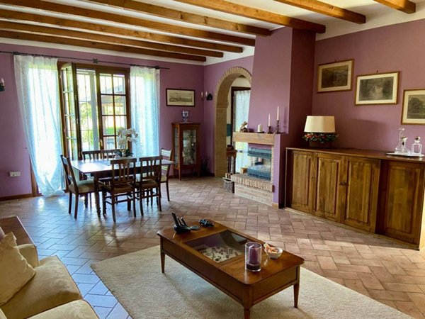 casa indipendente in vendita a Stradella in zona Casamassimini