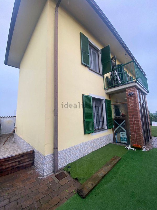 casa indipendente in vendita a Stradella