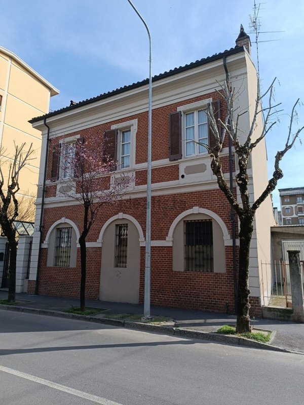 casa indipendente in vendita a Stradella