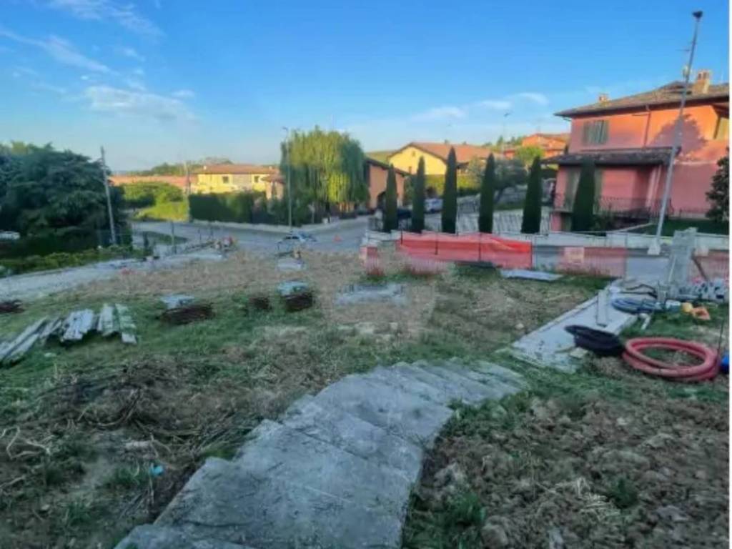 casa indipendente in vendita a Stradella