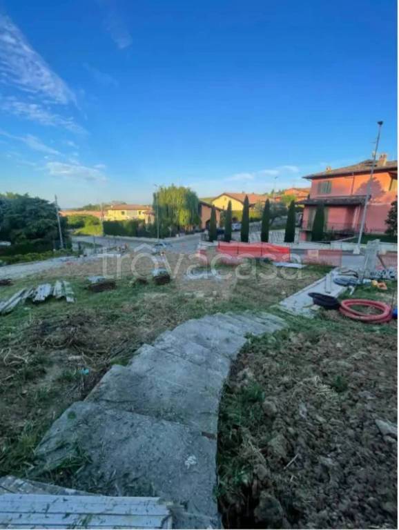 casa indipendente in vendita a Stradella