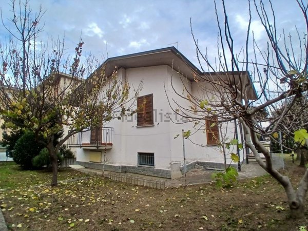 casa indipendente in vendita a Stradella