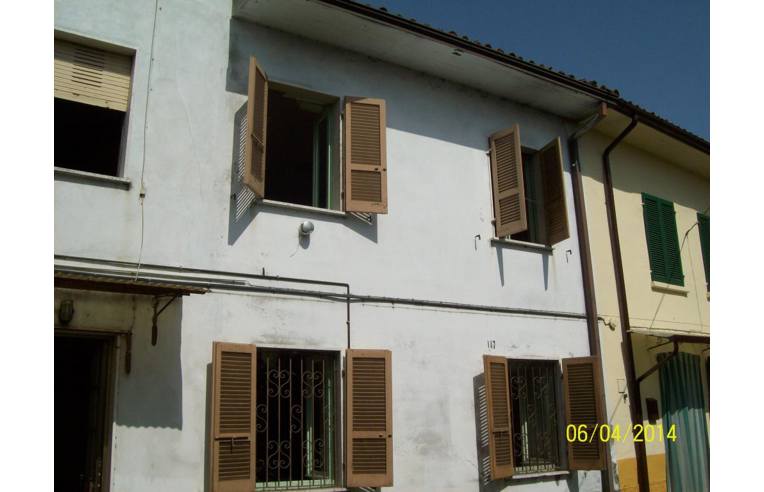 casa indipendente in vendita a Stradella in zona Santa Maria