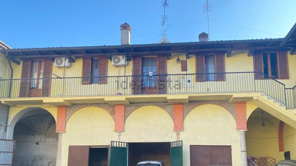 casa indipendente in vendita a Stradella
