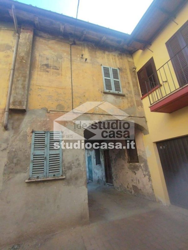 casa indipendente in vendita a Stradella