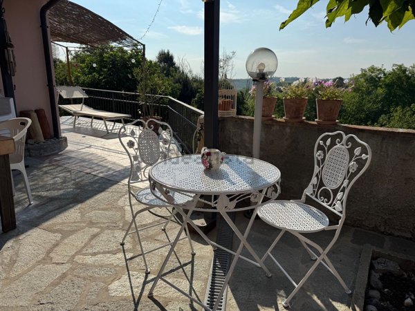 casa indipendente in vendita a Stradella