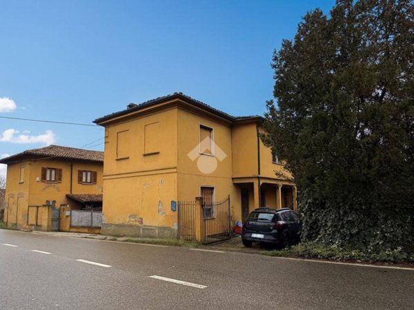 casa indipendente in vendita a Stradella in zona Casa Berni