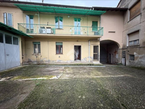 casa indipendente in vendita a Stradella