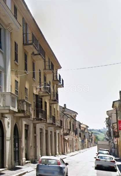 locale commerciale in vendita a Stradella