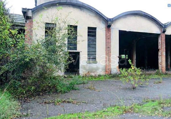 locale commerciale in vendita a Stradella