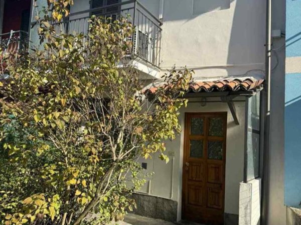 casa indipendente in vendita a Stradella