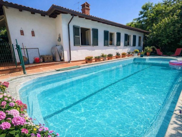 casa indipendente in vendita a Stradella