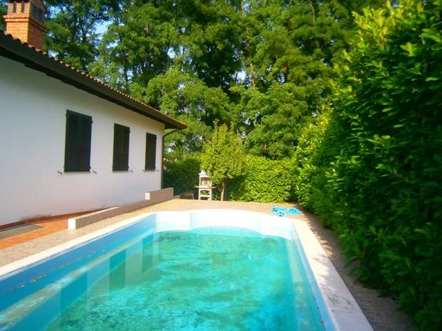 casa indipendente in vendita a Stradella