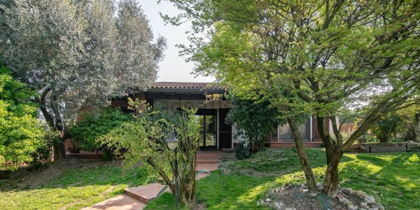 casa indipendente in vendita a Stradella
