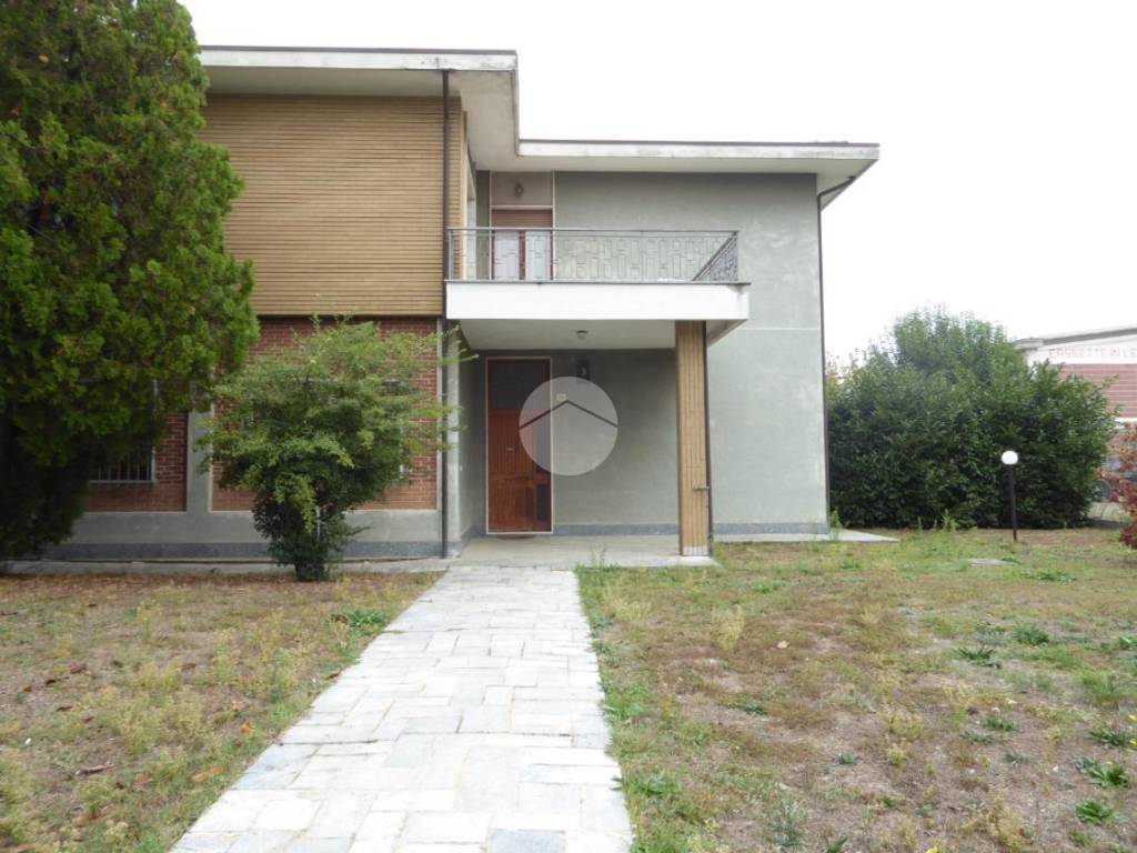 casa indipendente in vendita a Stradella