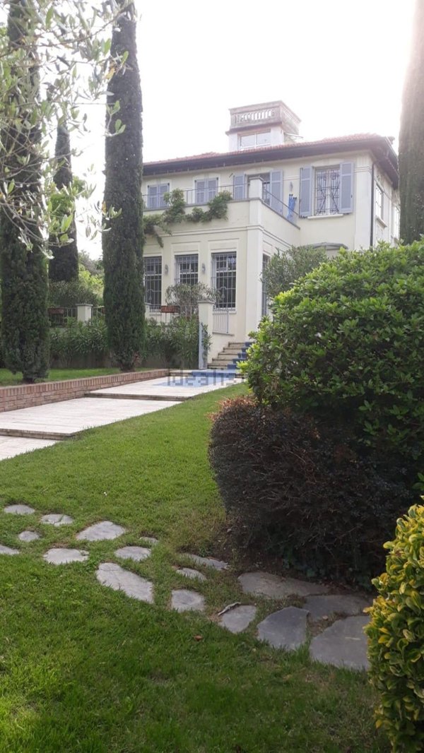 casa indipendente in vendita a Stradella