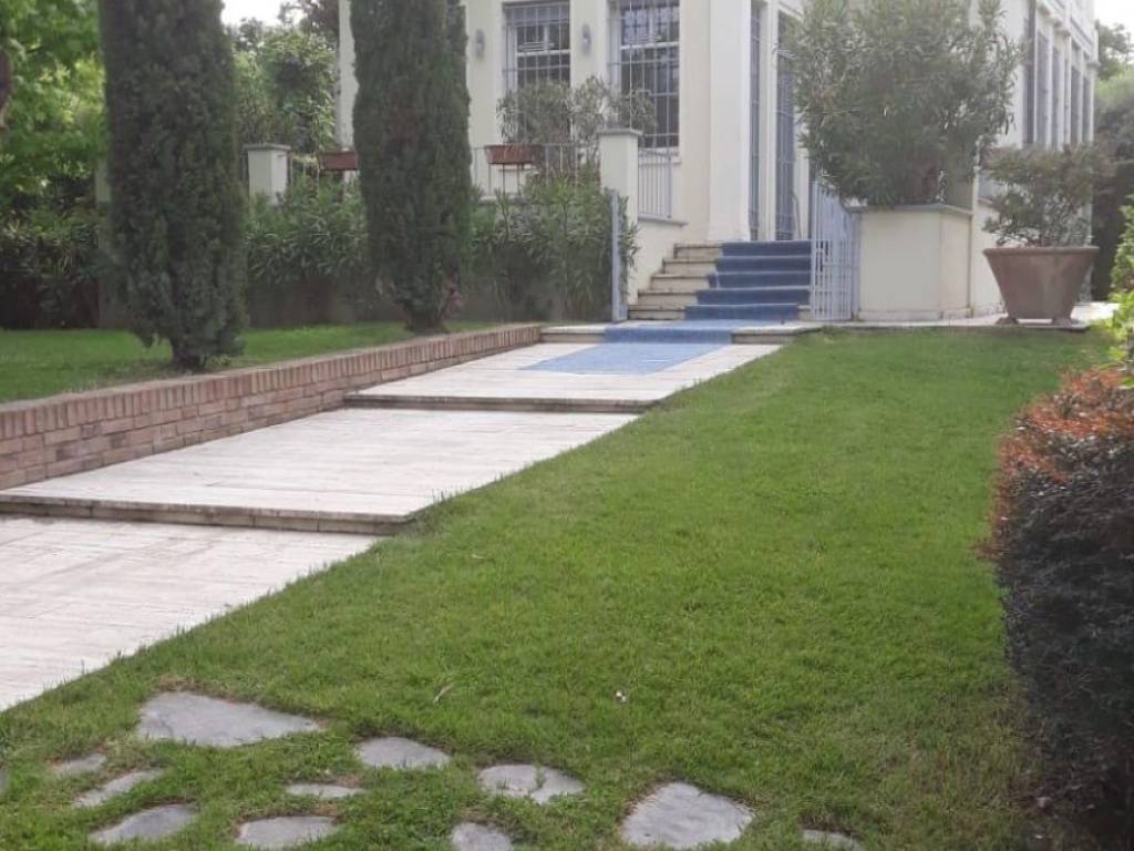 casa indipendente in vendita a Stradella