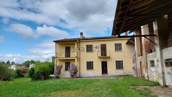 casa indipendente in vendita a Stradella